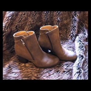 Natural soul size 6.5 boots